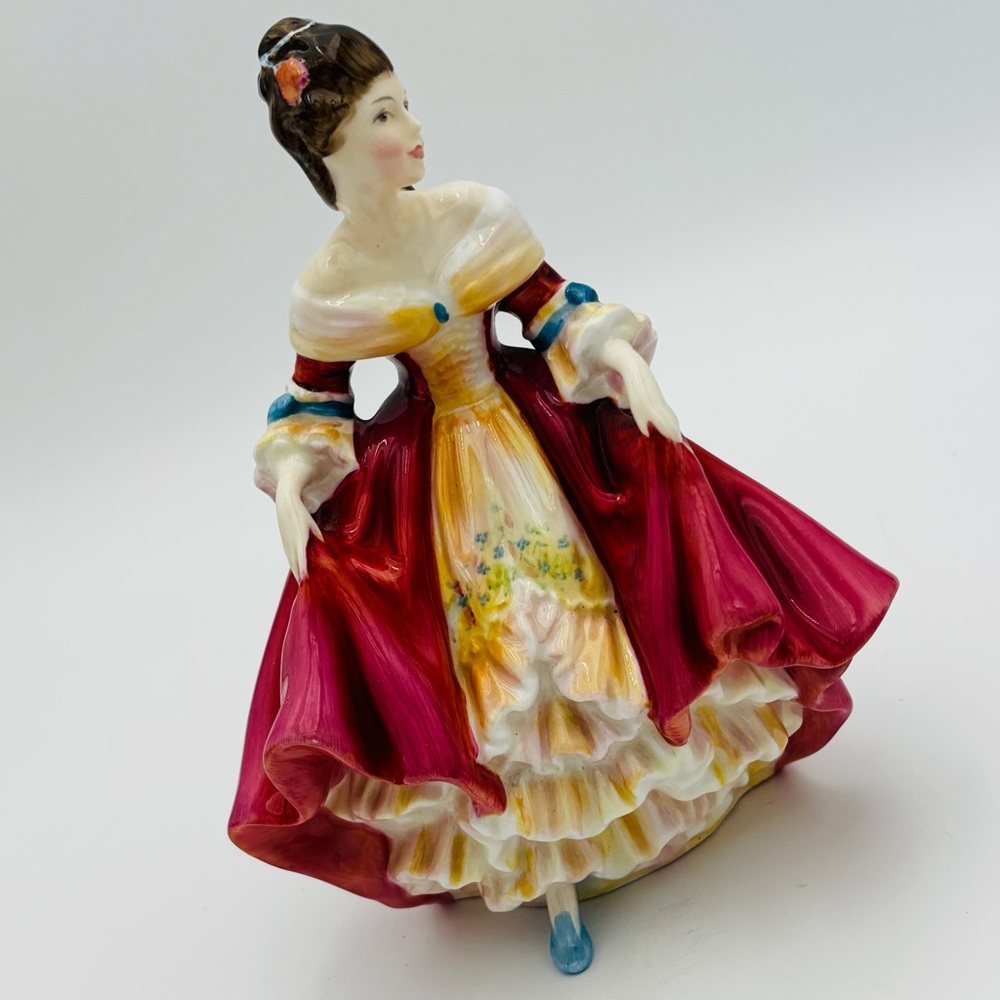 Royal Doulton Lady Figurine "Southern Belle" Bone China 1957 Pink Dress HN 2229